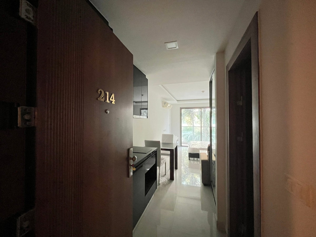 รูป BB 14753 : คลับ รอยัล ซี แอนด์ ดี - รูปที่ 1/7