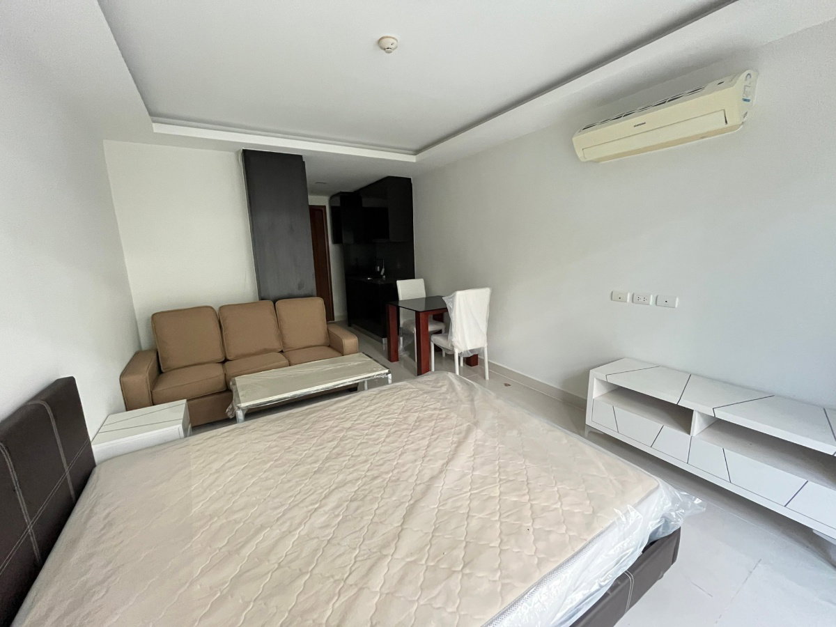 รูป BB 14753 : คลับ รอยัล ซี แอนด์ ดี - รูปที่ 4/7