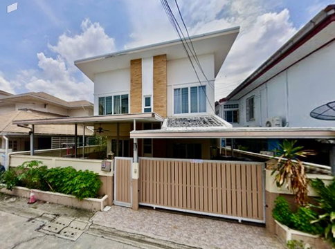บ้านเดี่ยว 2 ชั้นบนทำเลทองใจกลางกรุงเทพฯ ตั้งอยู่ในซอยวิภาวดีรังสิต แขวงจอมพล เขตจตุจักร เดินทางสะดวก เข้า–ออกได้หลายเส้นทาง