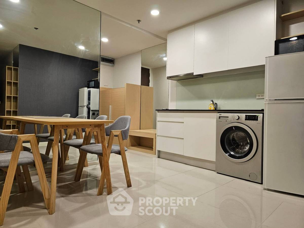 รูป คอนโด 1 ห้องนอน 54 ตร.ม. ที่ 15 สุขุมวิท เรสซิเดนซ์ ใกล้ BTS นานา 300 ม. (ID 2396394) - รูปที่ 3/7