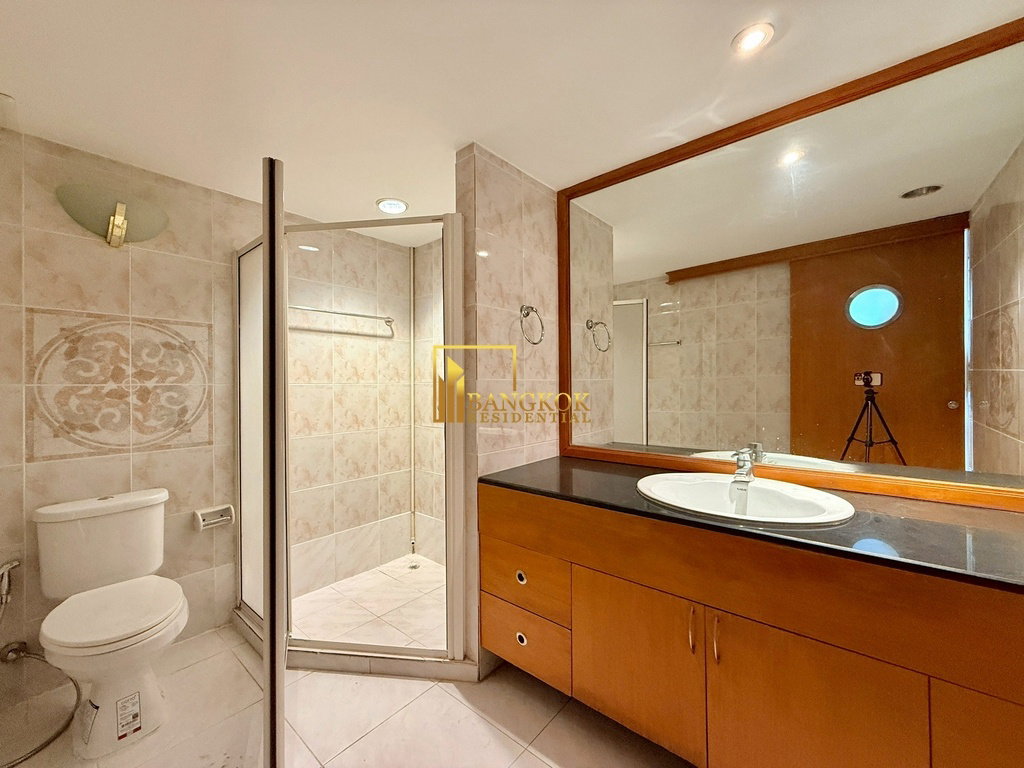 รูป Royal Castle - Spacious 3 Bed Duplex Condo in Phrom Phong - BR4257CD - รูปที่ 26/41