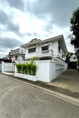 เช่าบ้านเดี่ยว ถนนประชาราษฎร์บำเพ็ญ : ให้เช่า บ้านเดี่ยว 2 ชั้น หลังใหญ่ ใจกลางรัชดา-พระราม 9 | 5 ห้องนอน 5 ห้องน้ำ 6 จอด 🚇MRT สุทธิสาร 600 เมตร
