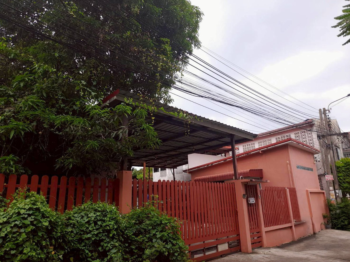 รูป JK2 2880288 : เศรษฐกิจ กรุงเทพฯ - รูปที่ 2/3