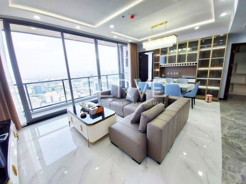 Corner Room 3 Beds 188 sq.m. Luxury Style Super High Fl. 40+ Good View BTS Punnawithi 700 m.-Whizdom Inspire Sukhumvit