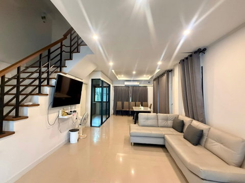 🏡 ทาวน์โฮมให้เช่า หลังใหญ่ แปลงมุม พร้อมเฟอร์นิเจอร์ครบชุด อยู่ในหมู่บ้านจัดสรร ทำเลดีมาก เดินทางสะดวก