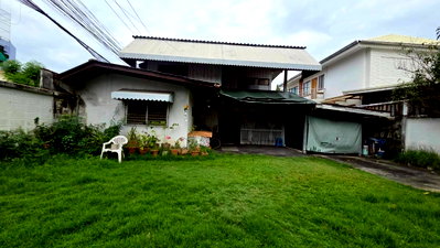 บ้านเดี่ยว ถนนประชาราษฎร์บำเพ็ญ : 048AGJD Rare Land Alert! ที่ดิน “แปลงมุม” ใจกลางกรุง พร้อมสิ่งปลูกสร้างขนาดใหญ่ ติดต่อ(คุณเจษฎ์ 089-987-2251)