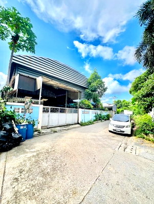 Factory for sale Suk Sawat Road : Warehouse for sale, located near the expressway in the Chom Thong-Thonburi area, on Soi Suksawat 14/20 and Rama 2 Soi 18.