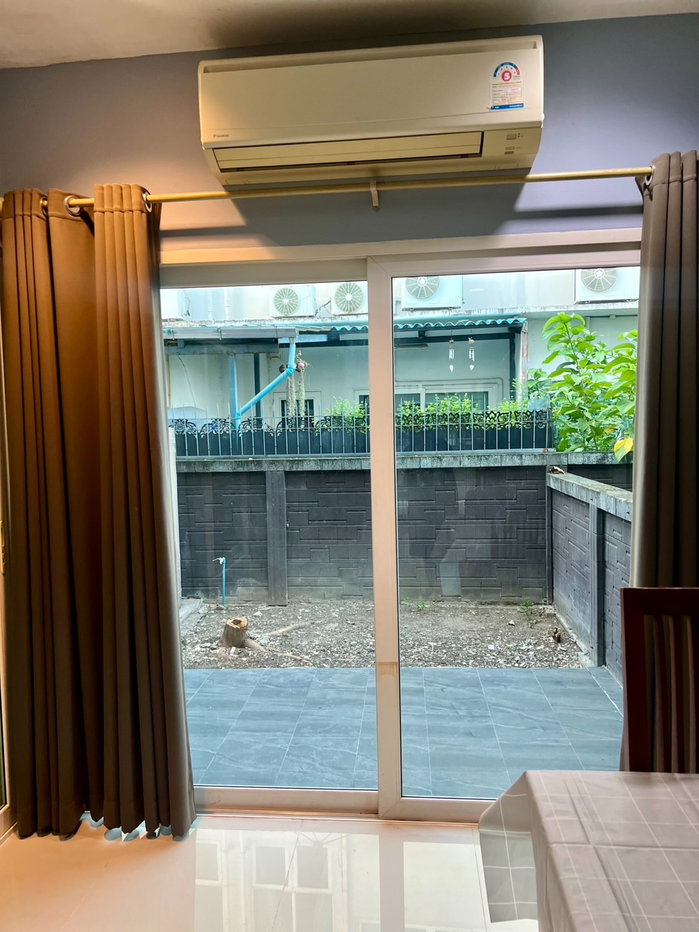 รูป ให้เช่า ทาวน์โฮม 3 ชั้น 22 ตรว. ใกล้แมคโคร ถ.รามอินทรา จดทะเบียนบริษัทได้ วิวสระว่ายน้ำ - รูปที่ 10/41