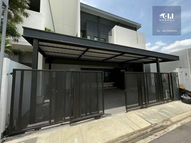ขายทาวน์โฮม : วีเว่ บางนา กม 7  หลังมุม พร้อมเข้าชม 14.5 ล้านบาท