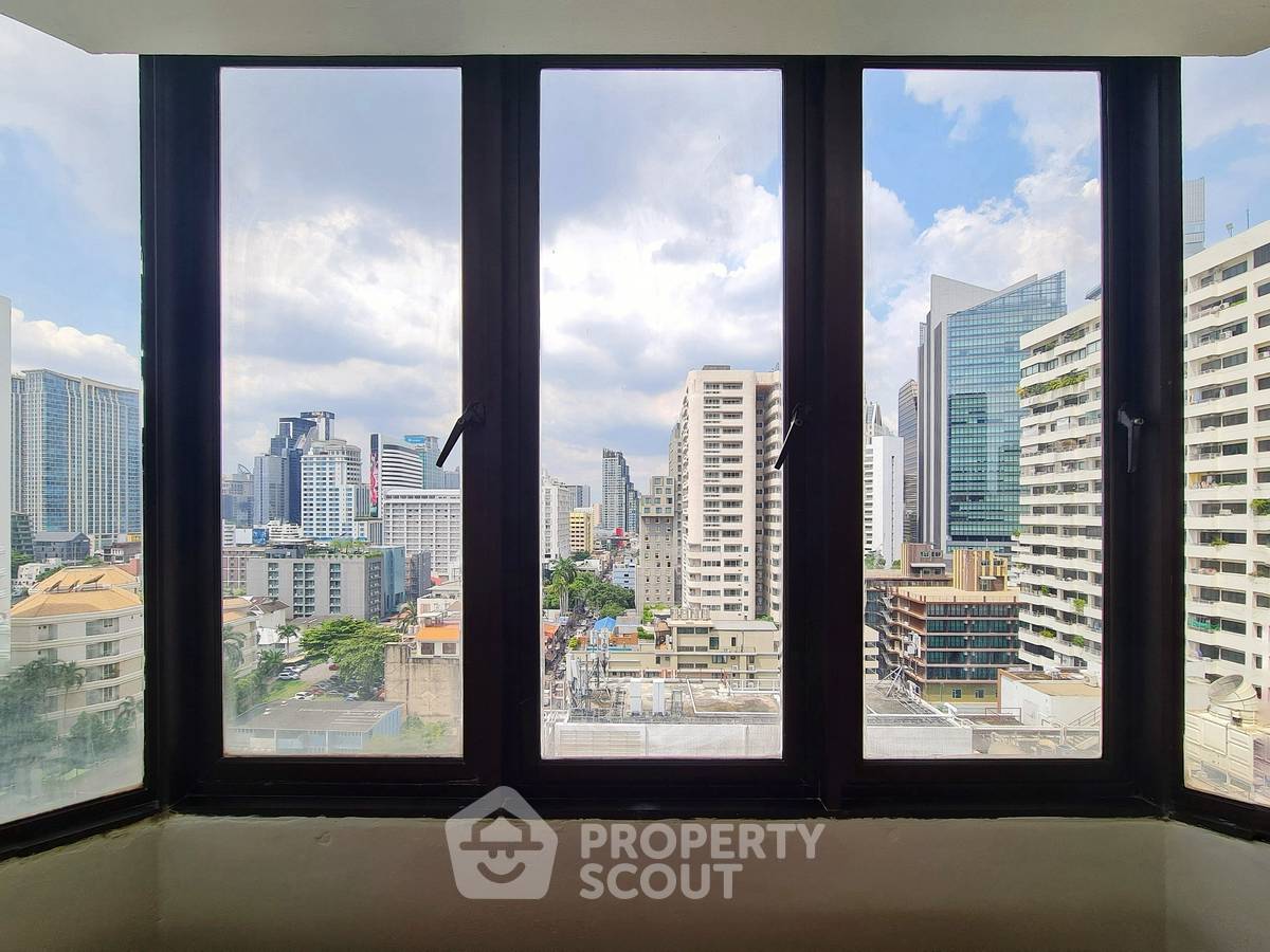 รูป คอนโด 2 ห้องนอน 144 ตร.ม. โอม นี่ ทาวเวอร์ ใกล้ BTS นานา 400 ม. (ID 2415105) - รูปที่ 12/18