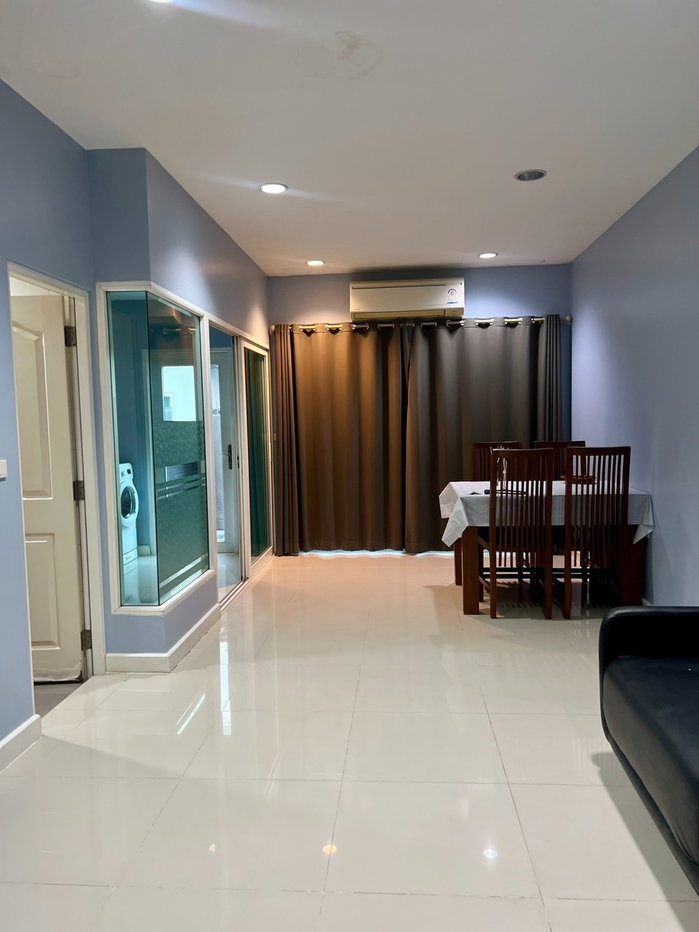 รูป ให้เช่า ทาวน์โฮม 3 ชั้น 22 ตรว. ใกล้แมคโคร ถ.รามอินทรา จดทะเบียนบริษัทได้ วิวสระว่ายน้ำ - รูปที่ 4/41