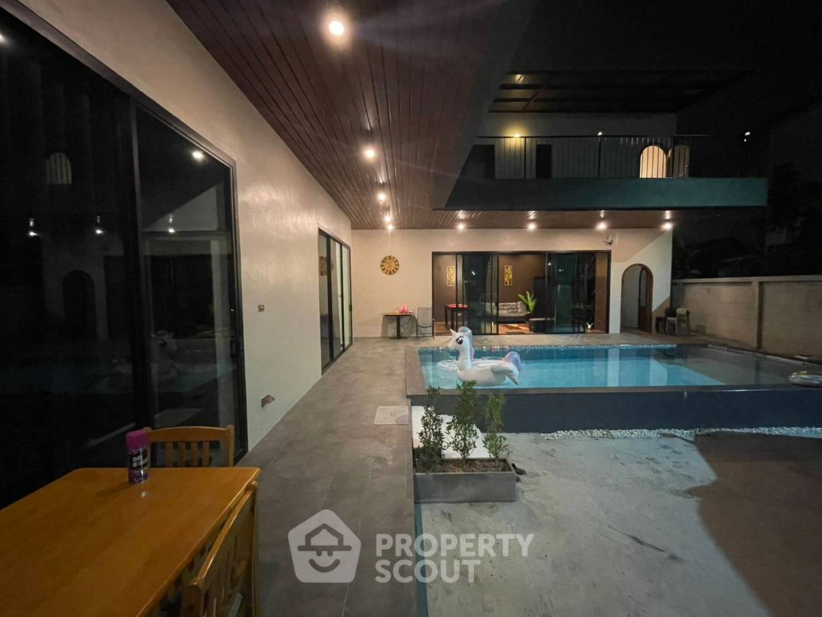 picture 5-Bed Villa For Rent 350 Sqm In Bang Lamung, Chon Buri (ID 2416941) - 14/15