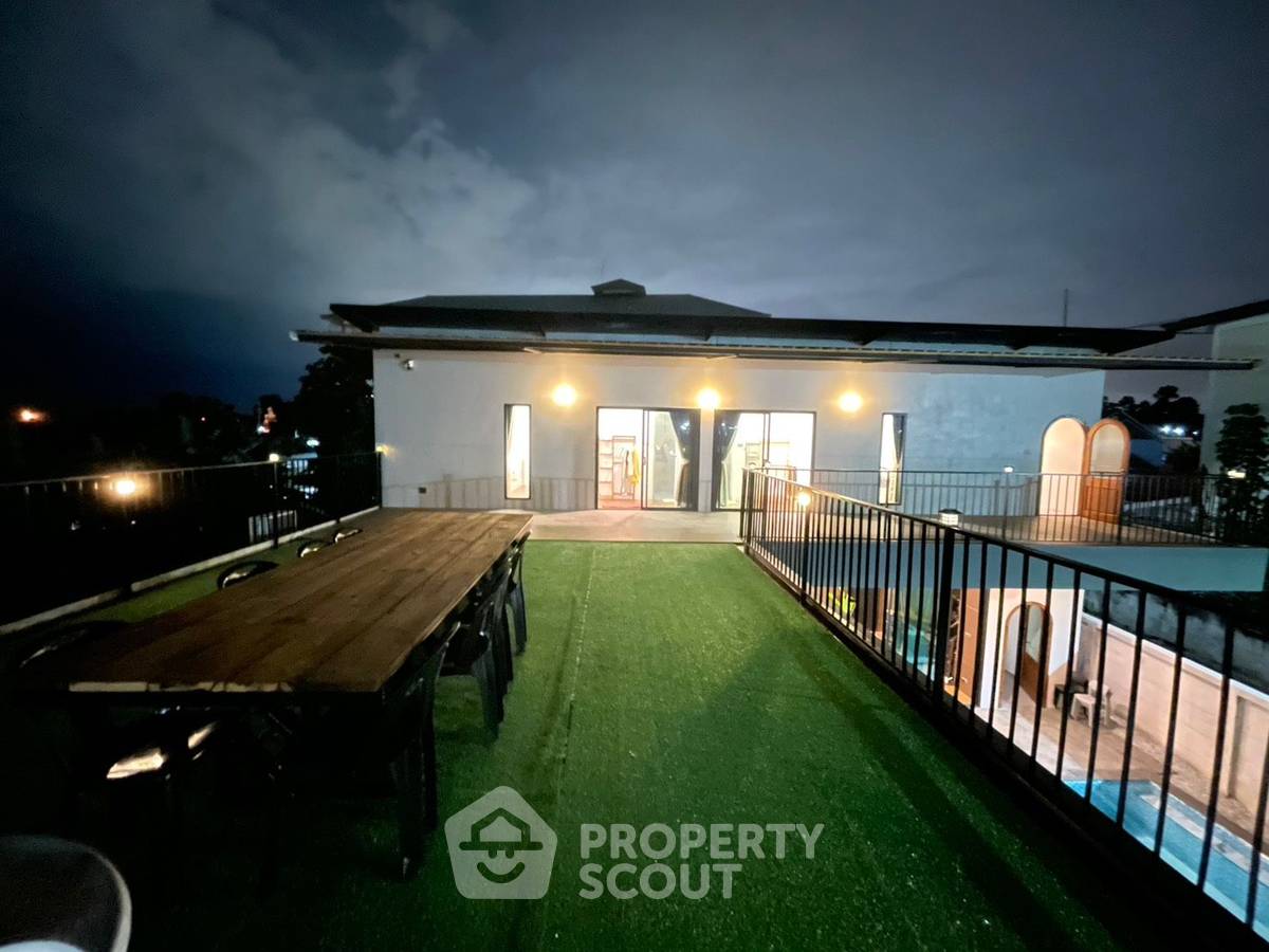 picture 5-Bed Villa For Rent 350 Sqm In Bang Lamung, Chon Buri (ID 2416941) - 15/15