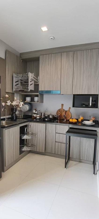รูป 💥CP-9393💥ให้เช่า ทาวน์โฮม 3 ชั้น โครงการไอเจ้นท์ พระราม 9 เฟอร์และเครื่องใช้ไฟฟ้าครบ พร้อมเข้าอยู่👉แอดไลน์ @mastercondo - รูปที่ 4/23