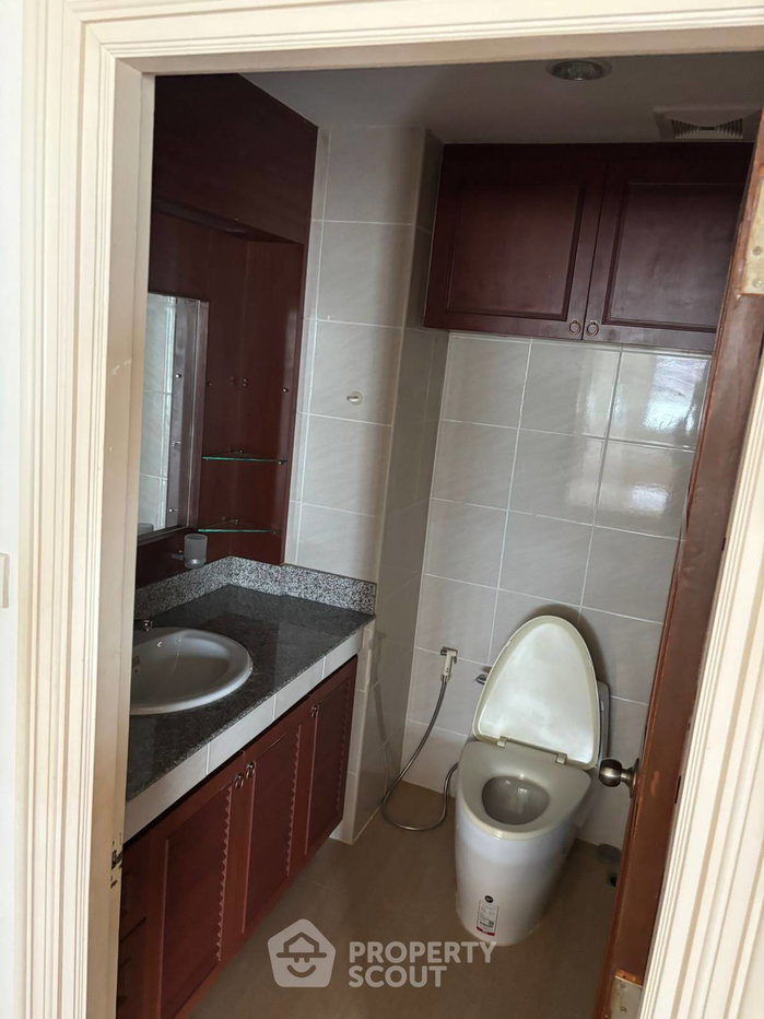 รูป คอนโด 4 ห้องนอน กว้างขวาง 228 ตร.ม. View Talay 8 Condominium Jomtien (ID 2158951) - รูปที่ 26/27