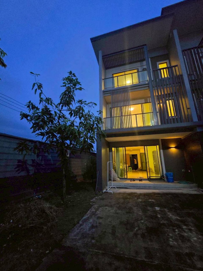 รูป ขายทาวน์โฮม 3 ชั้น โครงการ ทาวน์ อเวนิว เมิร์จ รัตนาธิเบศร์ หลังมุม สภาพเหมือนมือหนึ่ง  - รูปที่ 5/12