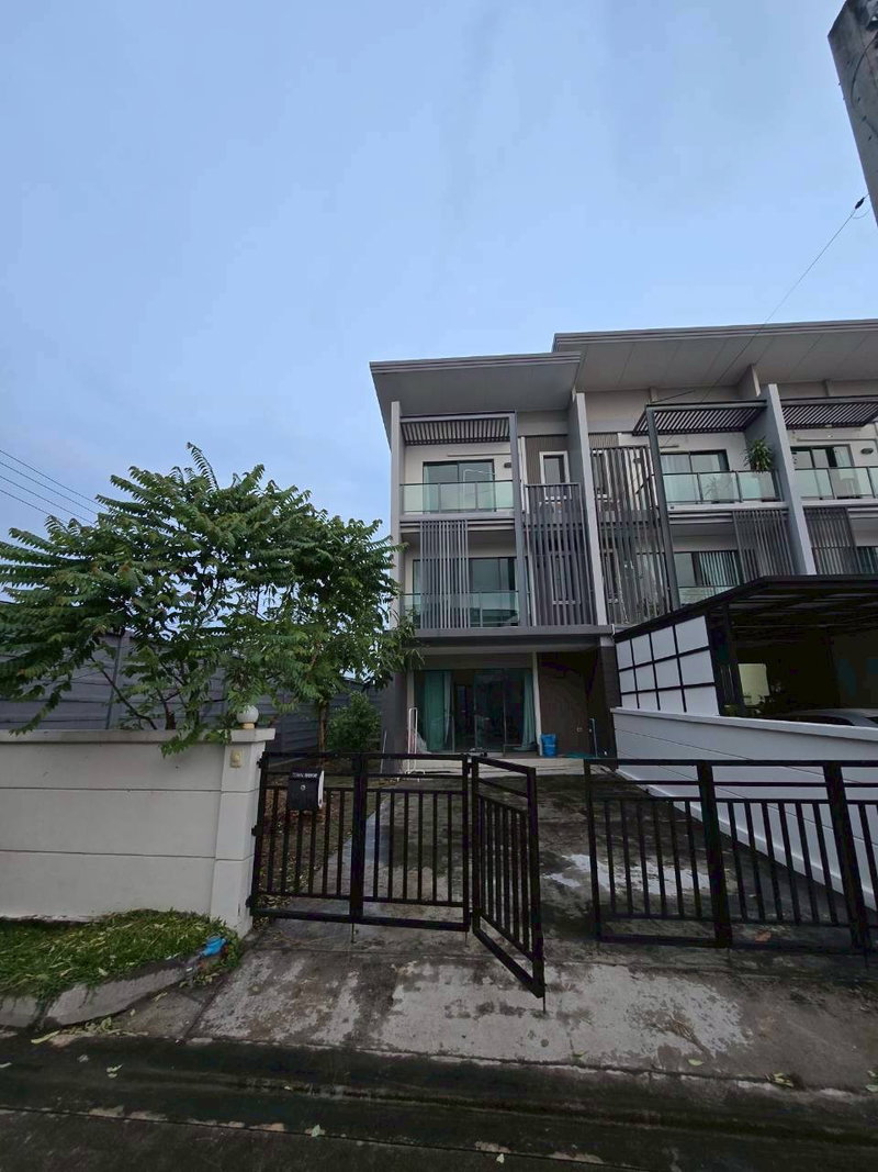 Home office for sale : For Sale: 3-Story Townhome,  43 Sq. Wa, Town Avenue Merge, Rattanathibet by Sansiri