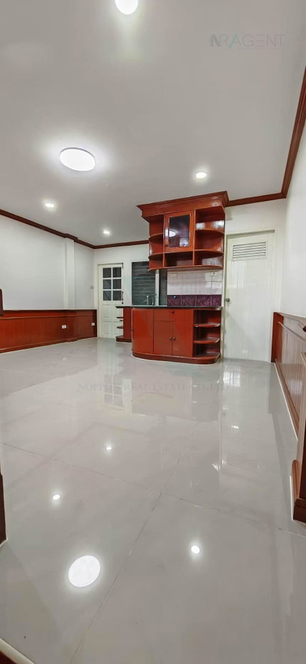 รูป 📌 ขายทาวน์เฮาส์ โครงการ นวนิช 3 ชั้น 4 ห้องนอน 3 ห้องน้ำ - รูปที่ 2/8