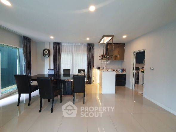 รูป บ้าน 5 ห้องนอน ขาย Centro Watcharapol โอเงิน สายไหม กทม. (ID 2418088) - รูปที่ 2/10