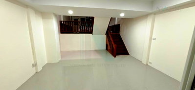 ทาวน์โฮม นนทบุรี : 📌 ขายทาวน์เฮาส์ โครงการ นวนิช 3 ชั้น 4 ห้องนอน 3 ห้องน้ำ