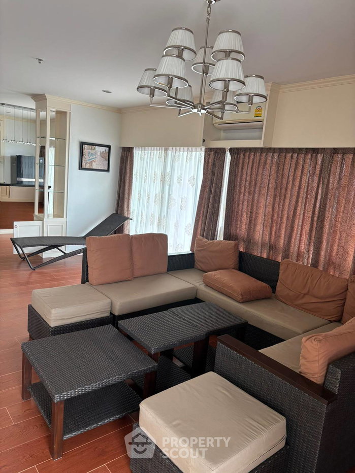 รูป คอนโด 4 ห้องนอน กว้างขวาง 228 ตร.ม. View Talay 8 Condominium Jomtien (ID 2158951) - รูปที่ 3/27