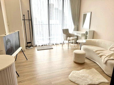 Condos for rent : 1 Bed Large Room Good Location Close to BTS Phaya Thai 500 m. & ARL Ratchaprarop 600 m. @  XT Phayathai 