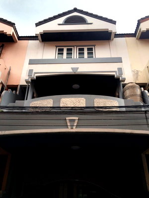 ทาวน์โฮม สถานีรถไฟฟ้าหลักสี่ : ขายบ้านทำเลทองซอยวิภาวดี 64  ใกล้รถไฟฟ้า 2สาย ห้างสรรพสินค้า ตลาด  โรงเรียน และศูนย์ราชการ