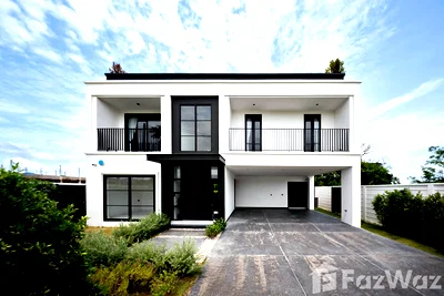 Houses for sale : 6 Bedroom House for sale at Highgrove Villas  2006750