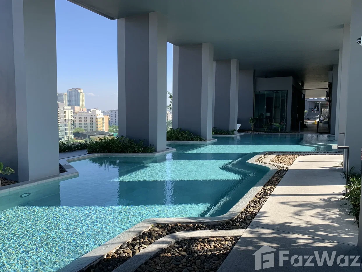 picture Sale by owner - Only one 2BR condo per floor 983900 - 16/61