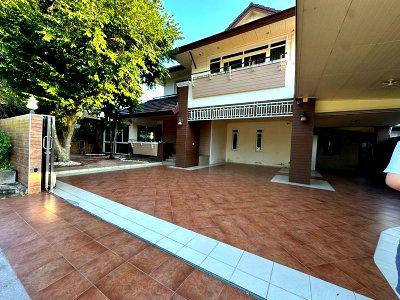 บ้านเดี่ยวให้เช่า : ให้เช่าบ้านหรูหลังใหญ่ โครงการ เดอะบูเลอวาร์ด ศรีราชา ชลบุรี 