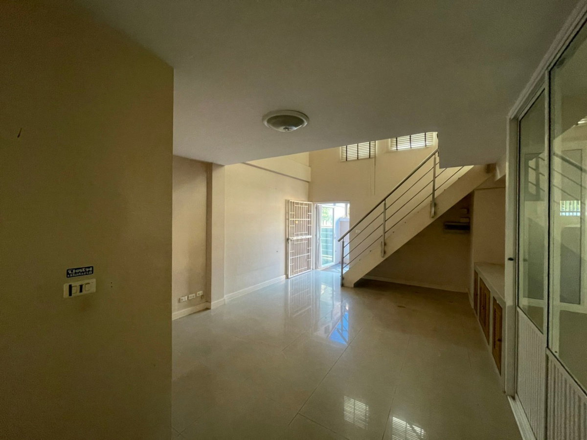 รูป AI 0103 : หมู่บ้านเมอริท เพลส ลาดพร้าว - รูปที่ 10/31
