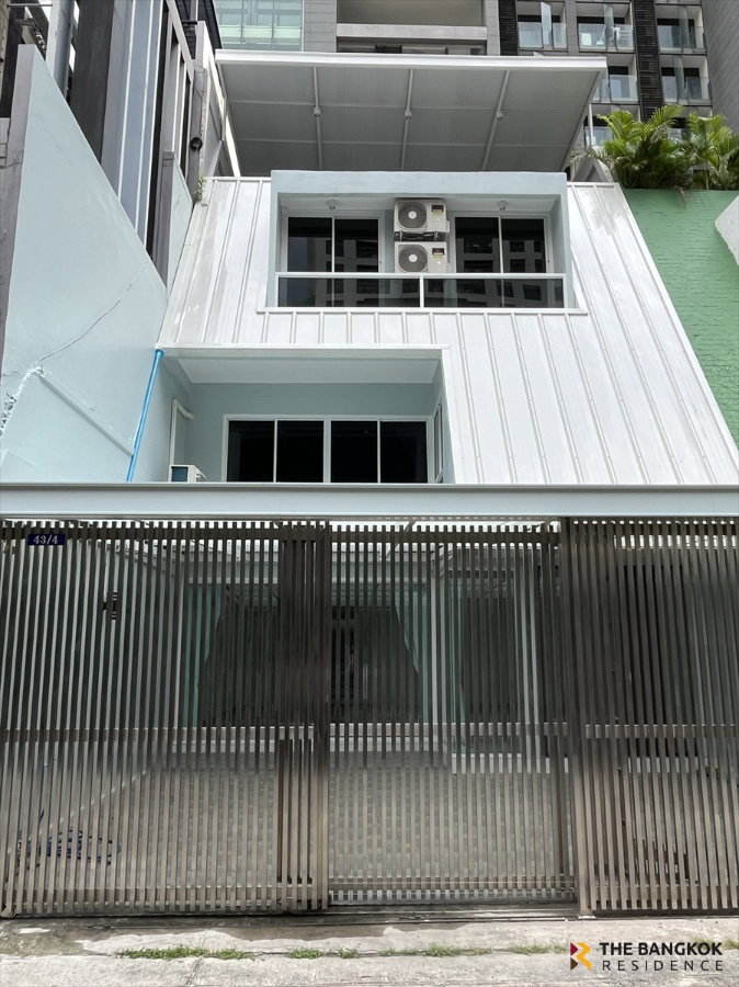 รูป Townhouse Area Sukhumvit 11 🏡 ใจกลางสุขุมวิท ใกล้ BTS นานา เพียง 5 นาที 💚 - รูปที่ 8/10