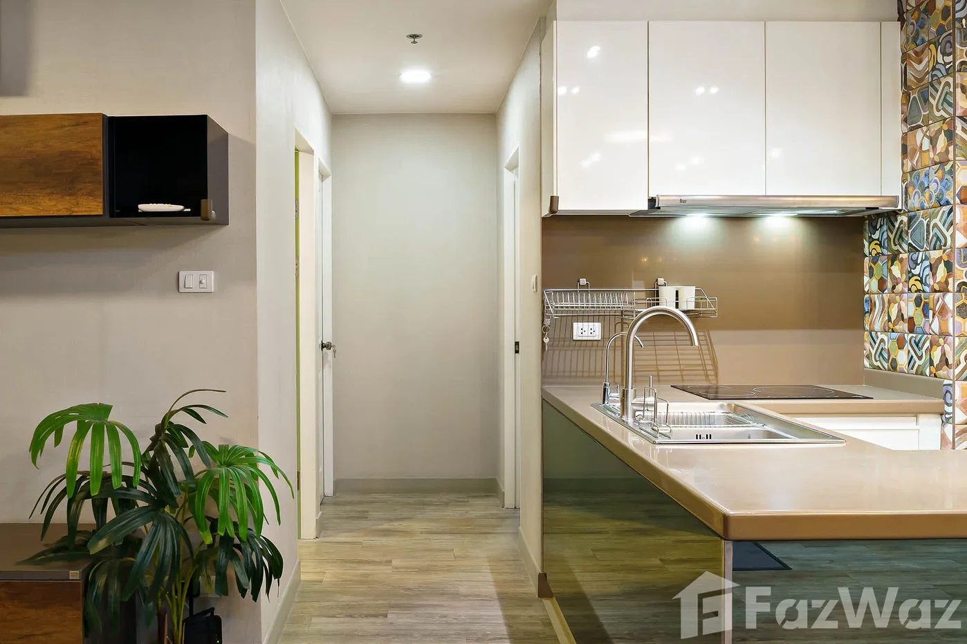 picture Good, convenient, quiet location; best views 1910968 - 19/21