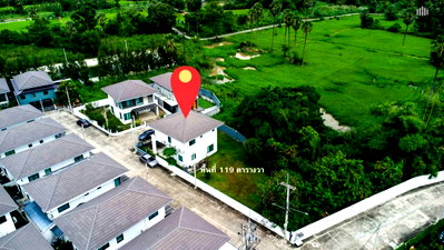 Houses for sale : Corner Detached House for Sale at Patreeda Avenue 2, Sam Khok | 118.9 sq.wah with Space for an Additional House, THB 6.9M