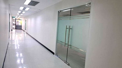 Office for rent : Office space for rent, Siriphinyo Building, near BTS Phaya Thai and Airport Link Phaya Thai, area 145.82  sq m., rental fee 80,201 baht / month