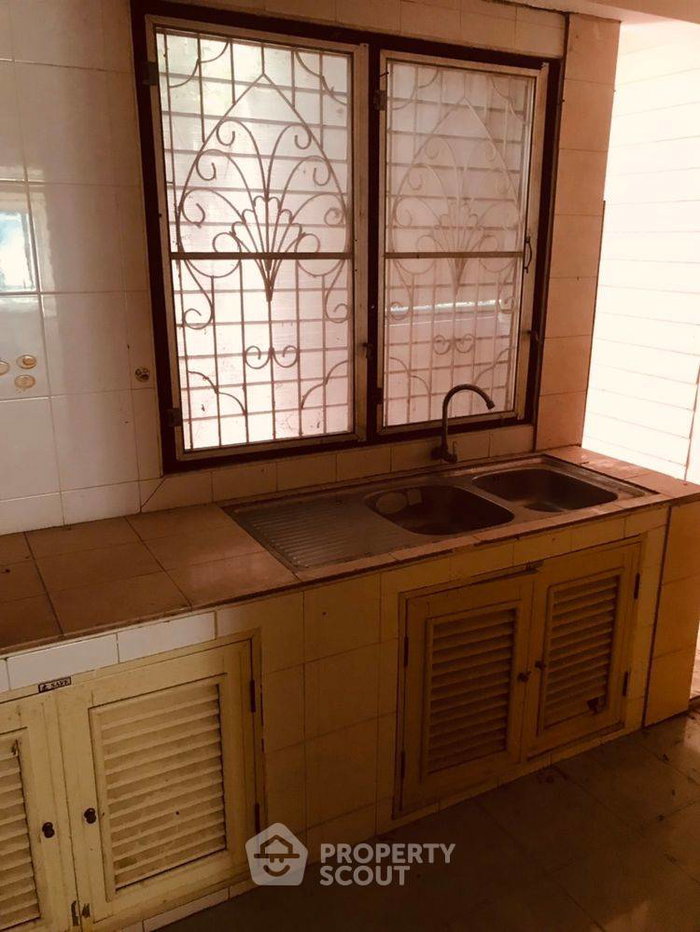 picture 3-Bed House For Sale In Samet, Mueang Chon Buri (ID 2426330) - 7/17