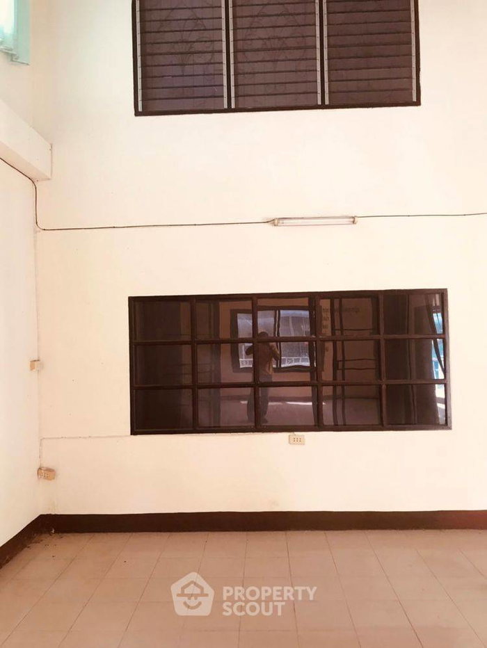 picture 3-Bed House For Sale In Samet, Mueang Chon Buri (ID 2426330) - 4/17