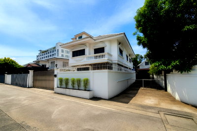 เช่าบ้านเดี่ยว ถนนประชาราษฎร์บำเพ็ญ : ให้เช่า บ้านเดี่ยว 2 ชั้น / โฮมออฟฟิศ ใจกลางห้วยขวาง 