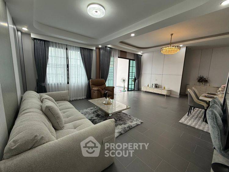 รูป บ้าน 3 ห้องนอน ขาย ในพาราไดซ์ ฮิลล์ โซนพัทยาตะวันออก | เลี้ยงสัตว์ได้ (ID 2428774) - รูปที่ 4/12