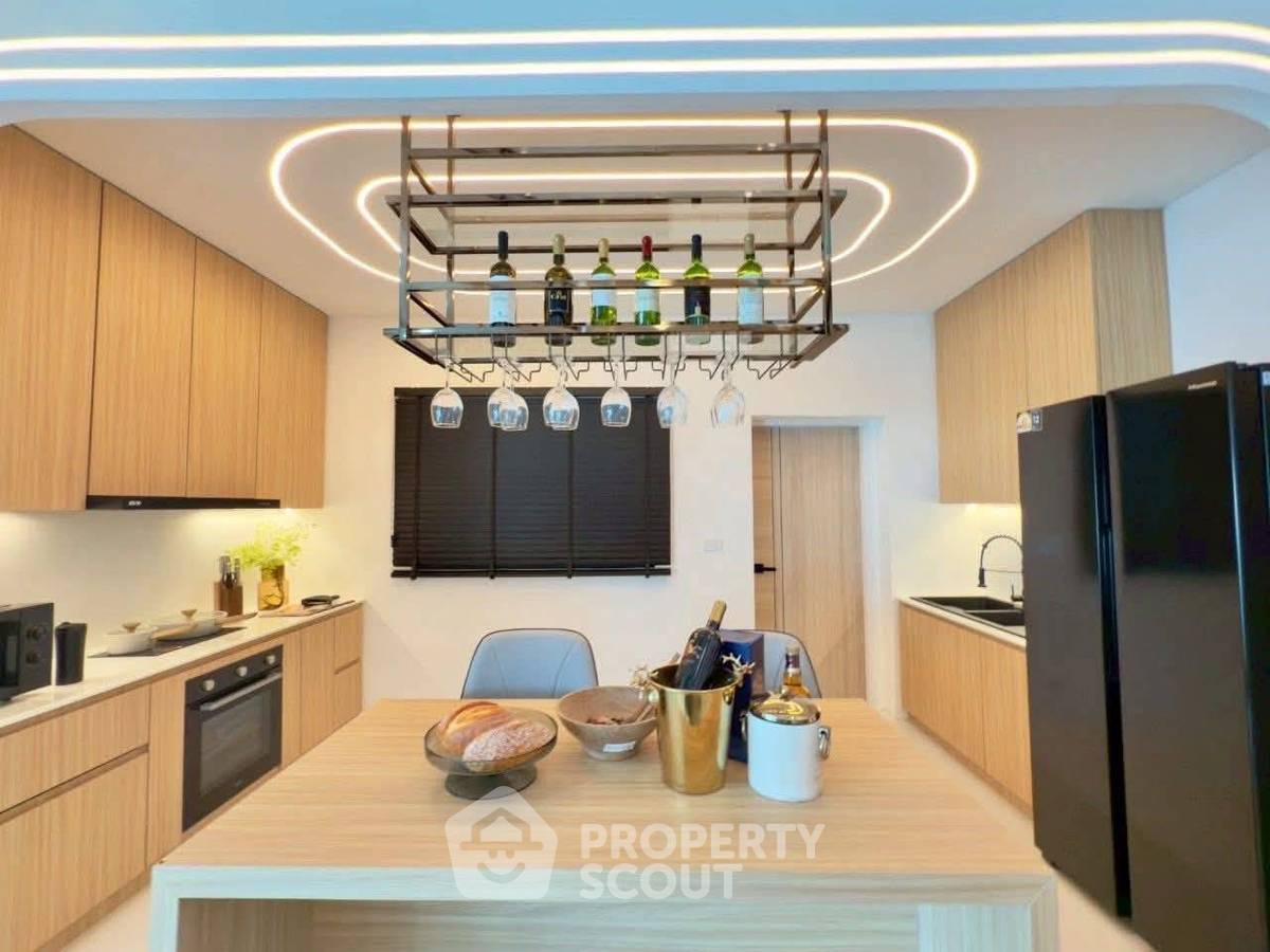 รูป วิลล่า 5 ห้องนอน พร้อมสระส่วนตัว สวนสวย ที่ My Room Pool Villa Pattaya (ID 2428822) - รูปที่ 6/19