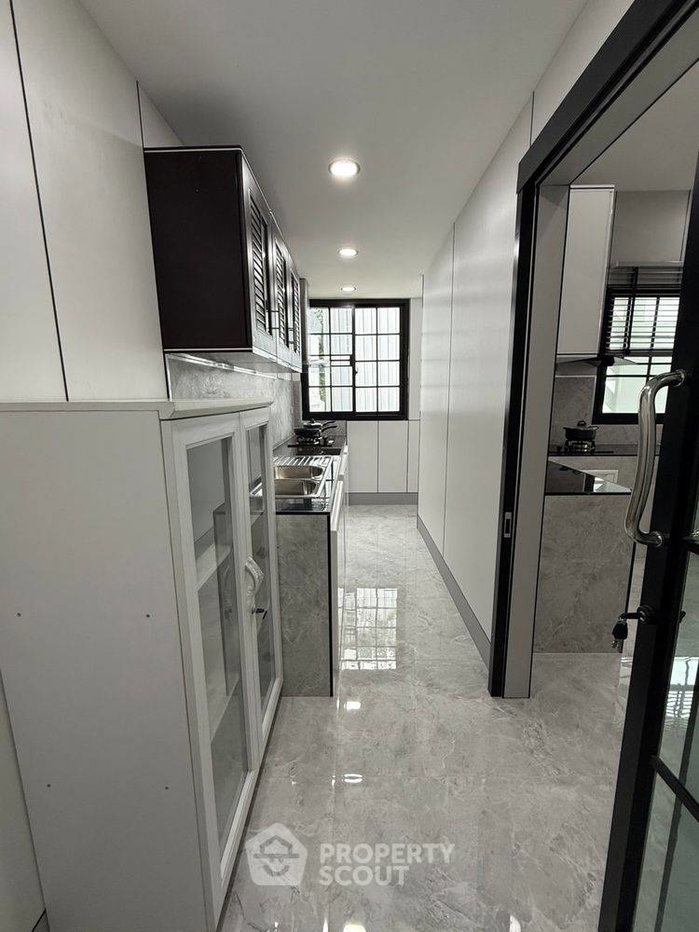 รูป บ้าน 3 ห้องนอน ขาย ในพาราไดซ์ ฮิลล์ โซนพัทยาตะวันออก | เลี้ยงสัตว์ได้ (ID 2428774) - รูปที่ 3/12