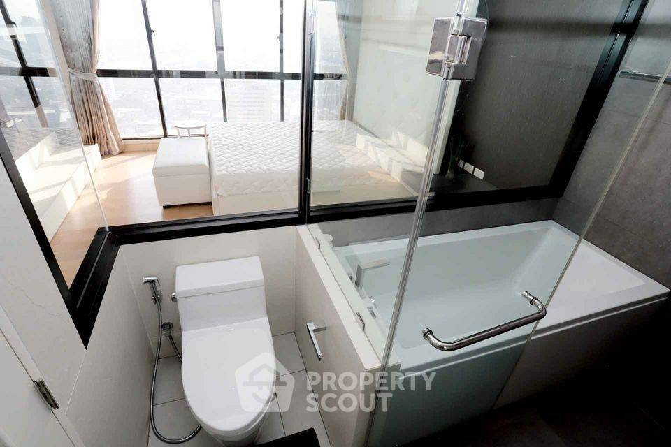 รูป คอนโด 3 ห้องนอน 120 ตร.ม. ชั้น 36 ที่ Urbano Absolute ใกล้ BTS กรุงธนบุรี 400 ม. (ID 889973) - รูปที่ 12/13