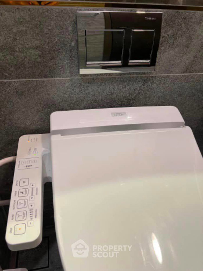 picture 1-BR Condo At The Esse Sukhumvit 36, 70m To BTS Thong Lo 📍 (ID 1714577) - 3/9