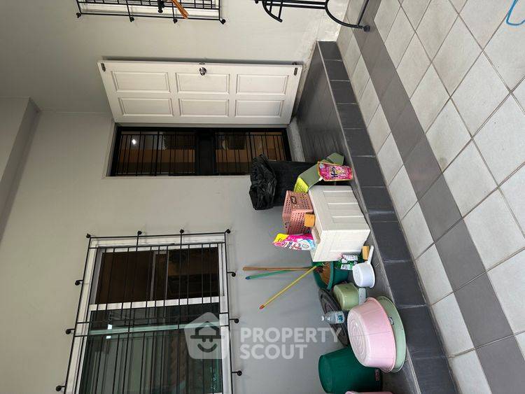 picture Pet-Friendly 3-BR House For Sale Near Don Mueang, Bangkok (ID 2426271) - 3/19