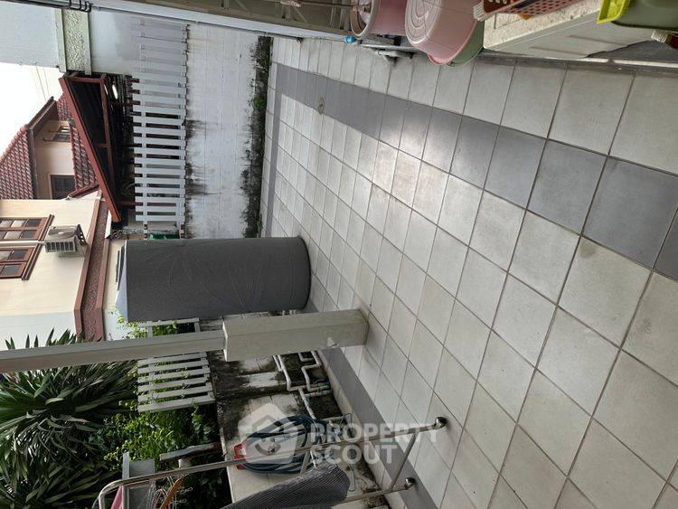 picture Pet-Friendly 3-BR House For Sale Near Don Mueang, Bangkok (ID 2426271) - 2/19