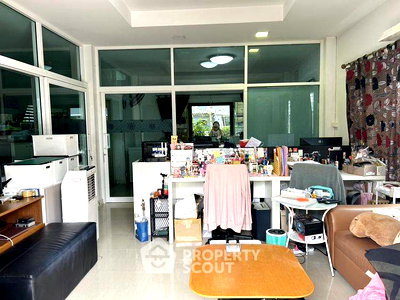 Houses for sale MRT Bang Kapi : Pet-Friendly 3-BR House 202 Sqm For Sale, Vasinee Grand Home (ID 2426584)