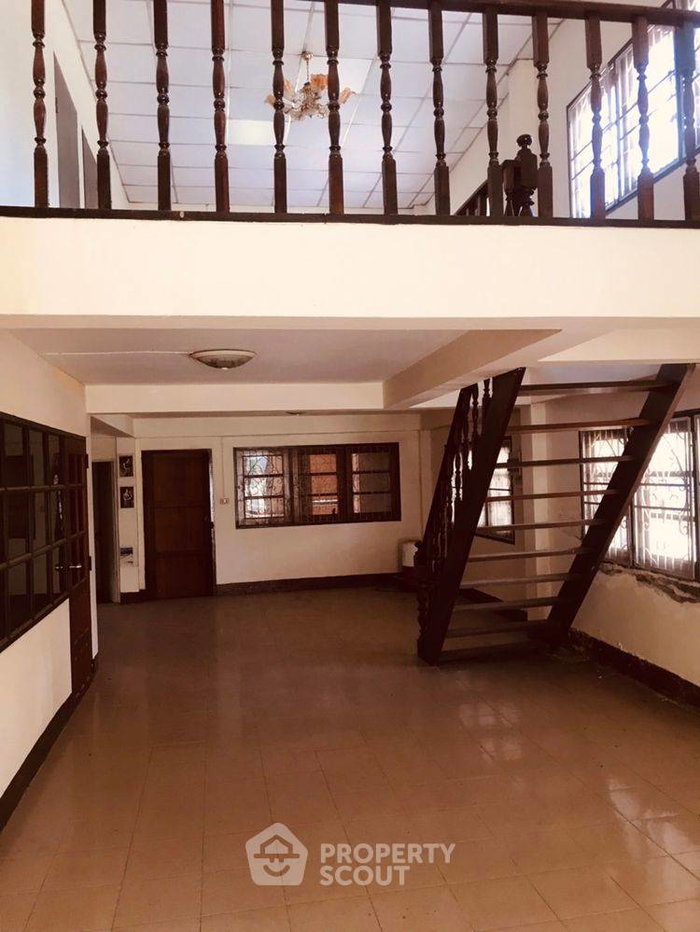 picture 3-Bed House For Sale In Samet, Mueang Chon Buri (ID 2426330) - 6/17