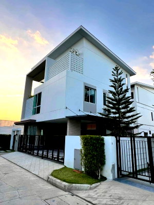 บ้านเดี่ยวให้เช่า : LB012 บ้านหลังใหญ่แต่งครบ พร้อมเข้าอยู่ ในโครงการ Nirvana Absolute Krungthep Kreetha – พื้นที่ใช้สอยกว่า 300 ตร.ม.