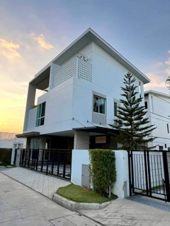 รูปภาพ LB012 บ้านหลังใหญ่แต่งครบ พร้อมเข้าอยู่ ในโครงการ Nirvana Absolute Krungthep Kreetha – พื้นที่ใช้สอยกว่า 300 ตร.ม.