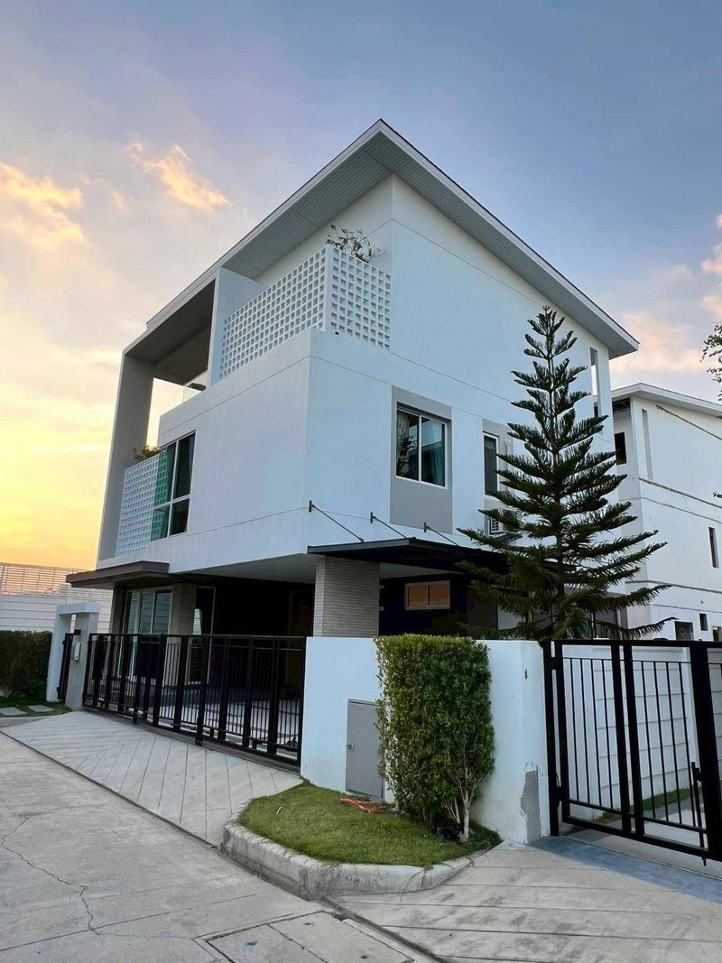 Houses for rent : LB012 Large Fully Furnished Home for Rent in Nirvana Absolute Krungthep Kreetha – Move-in Ready with Over 300 sq.m. of Space